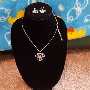 Necklace and earring set